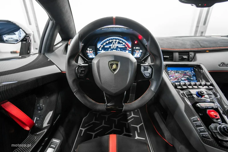 Lamborghini Aventador 67