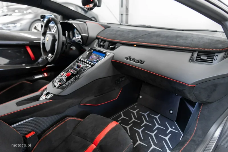 Lamborghini Aventador 75