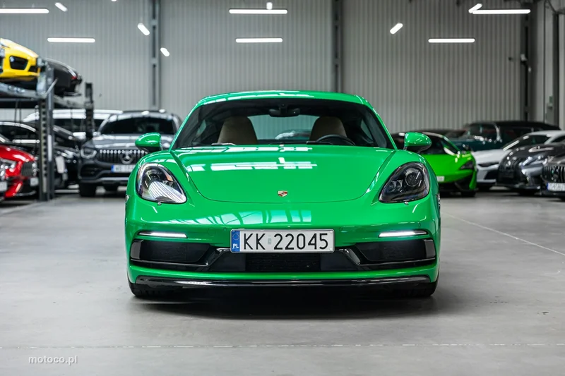 Porsche 718 Cayman 2