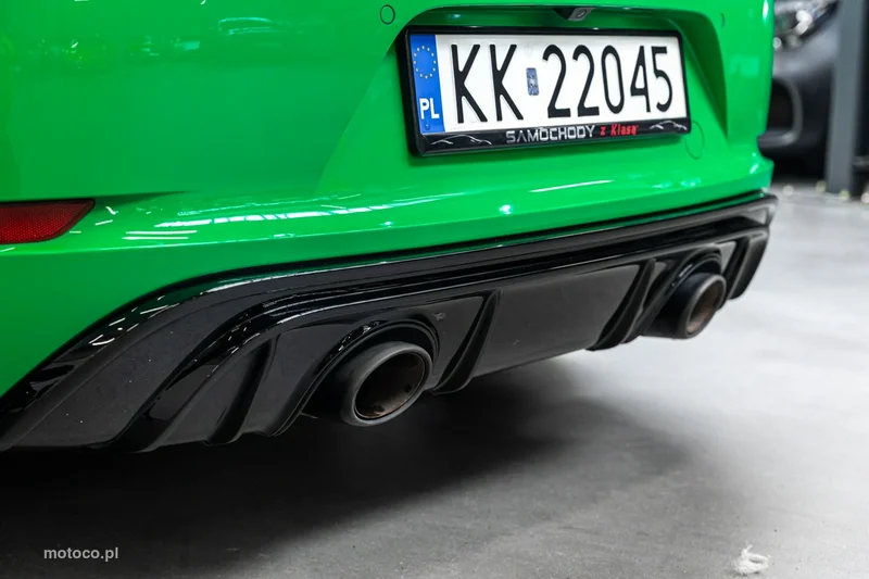 Porsche 718 Cayman 17
