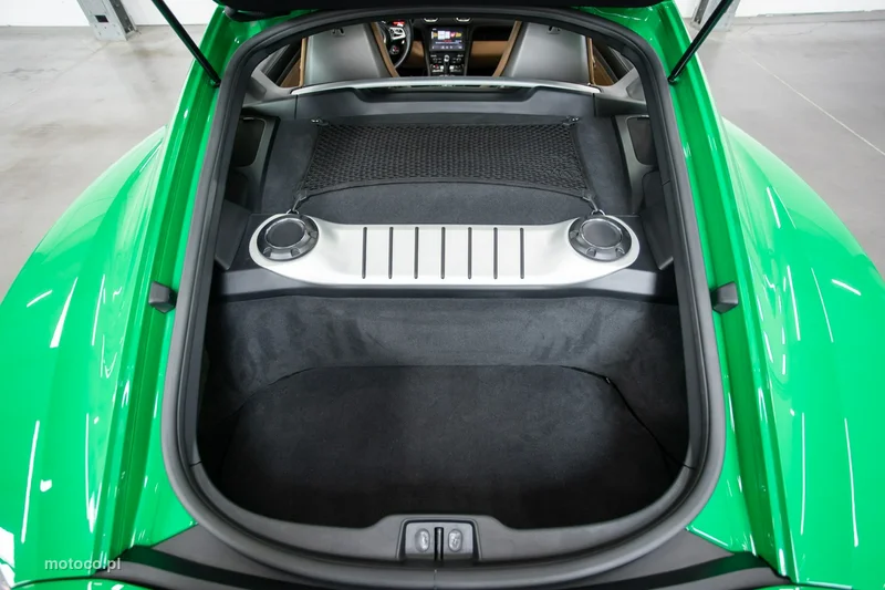 Porsche 718 Cayman 19