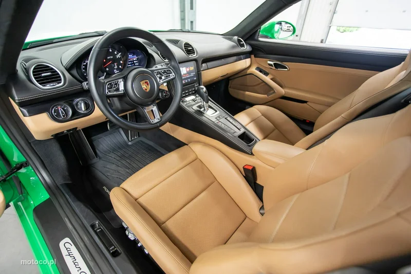 Porsche 718 Cayman 20