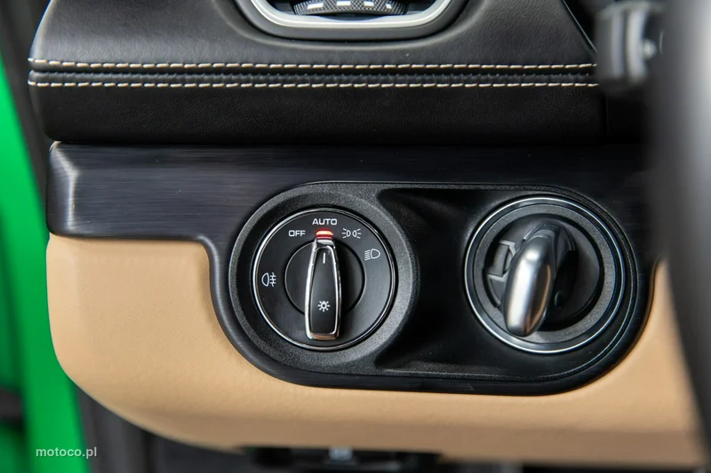Porsche 718 Cayman 34