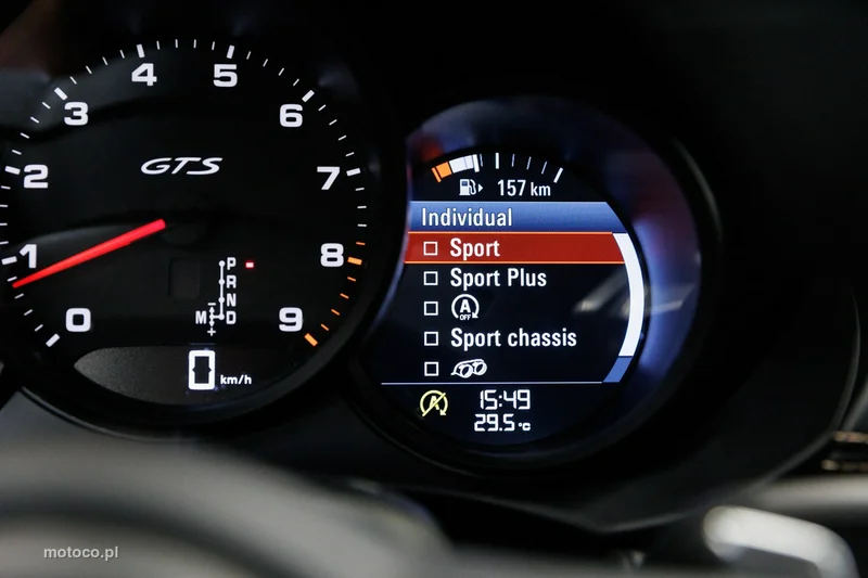 Porsche 718 Cayman 39