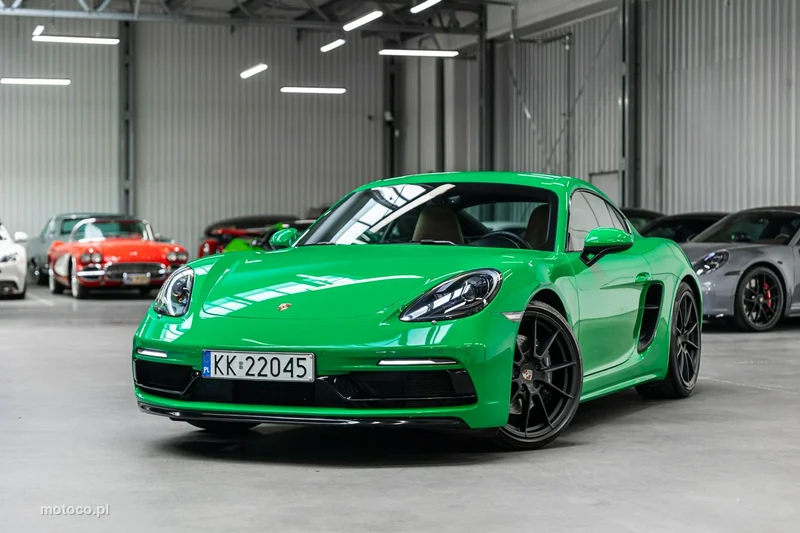 Porsche 718 Cayman 41