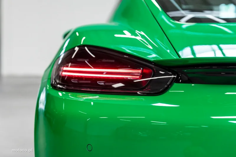 Porsche 718 Cayman 47