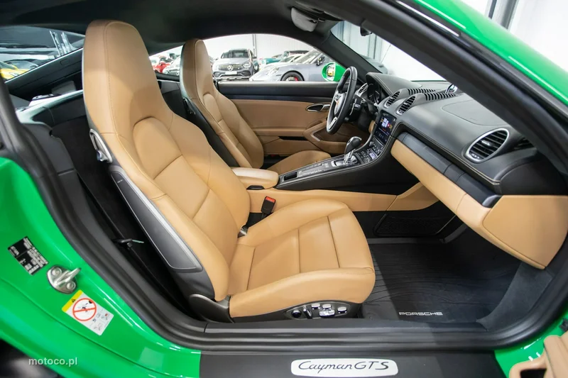 Porsche 718 Cayman 50