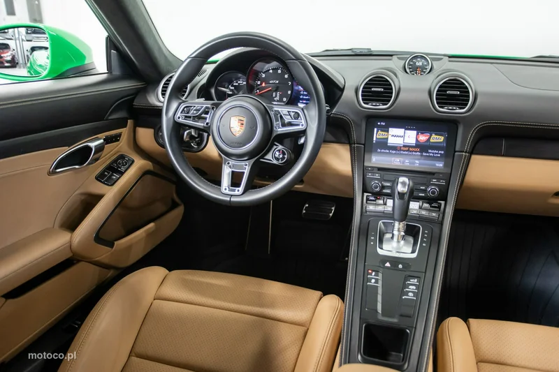 Porsche 718 Cayman 51