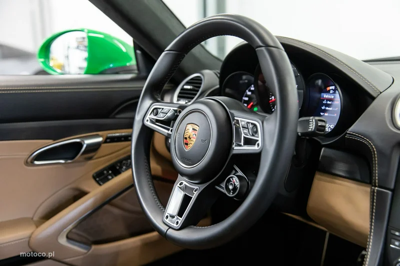 Porsche 718 Cayman 65