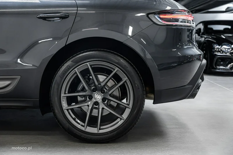 Porsche Macan 95B 16