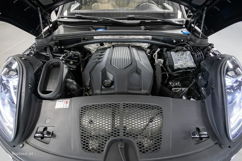 Porsche Macan 95B 23
