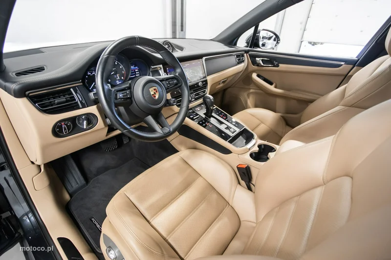 Porsche Macan 95B 24