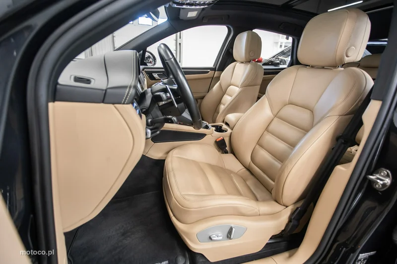Porsche Macan 95B 27