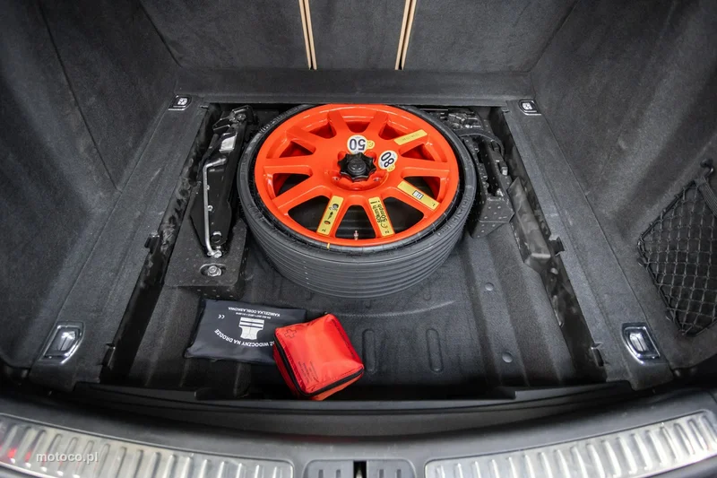 Porsche Macan 95B 51