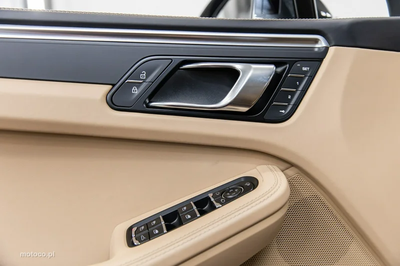 Porsche Macan 95B 58