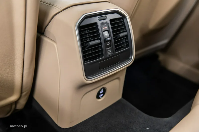 Porsche Macan 95B 66