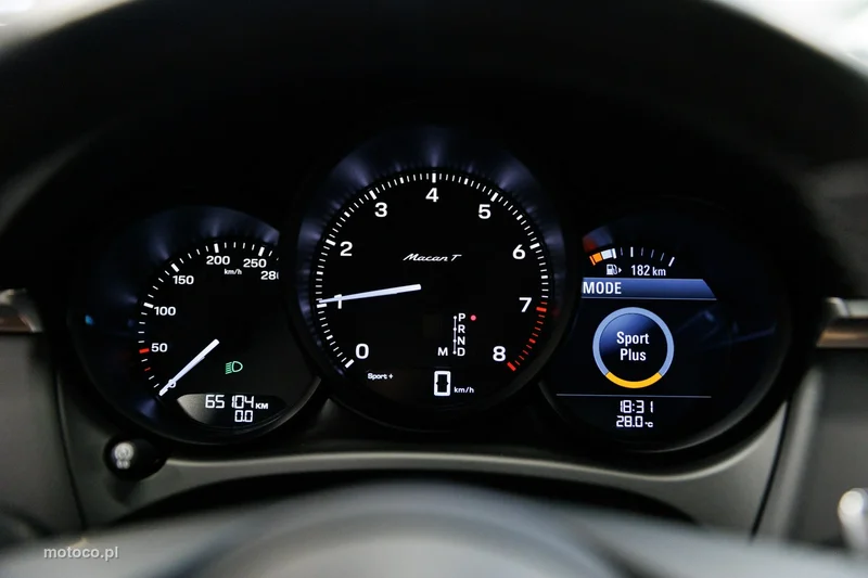 Porsche Macan 95B 73