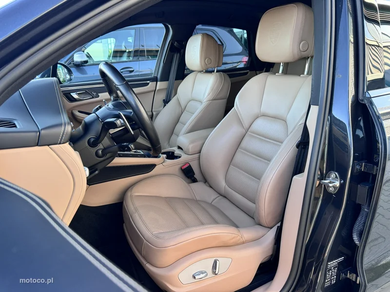 Porsche Macan 95B 19