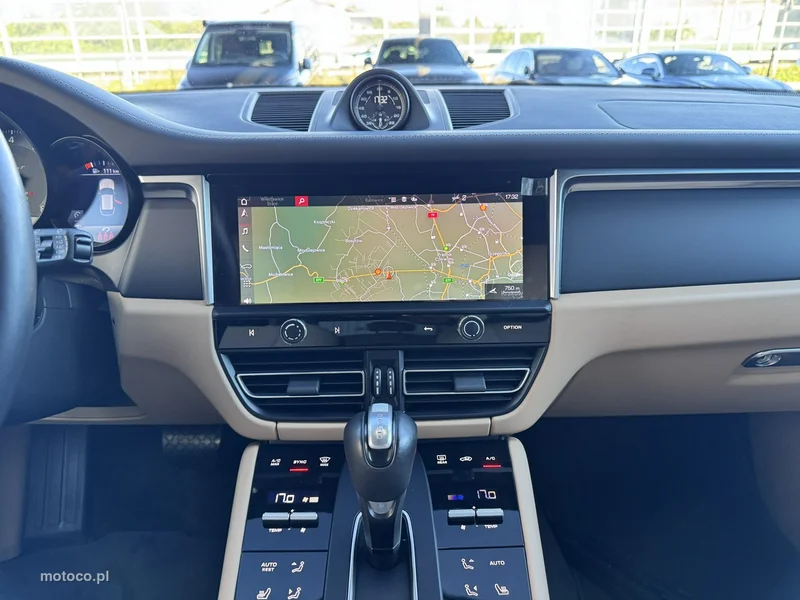 Porsche Macan 95B 24