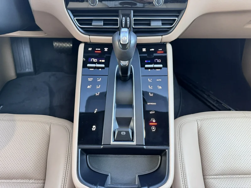 Porsche Macan 95B 25