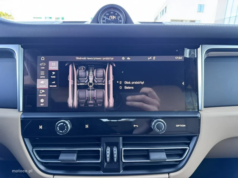Porsche Macan 95B 43