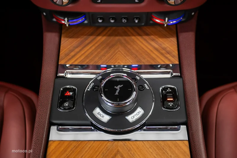 Rolls-Royce Wraith 29