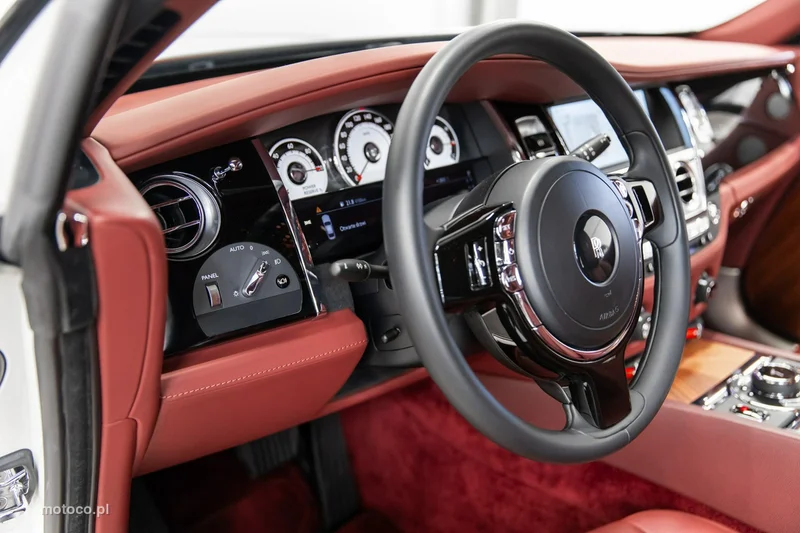 Rolls-Royce Wraith 61