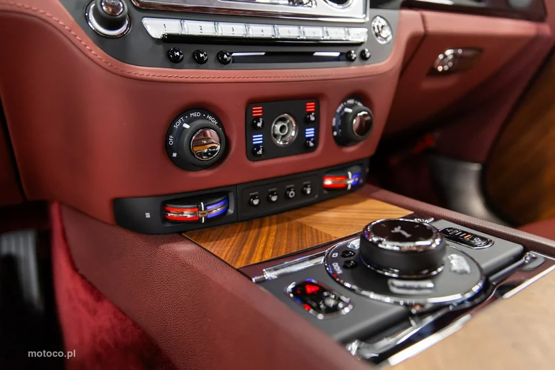 Rolls-Royce Wraith 67