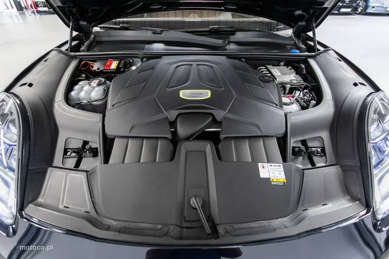 Porsche Cayenne 9YA 16
