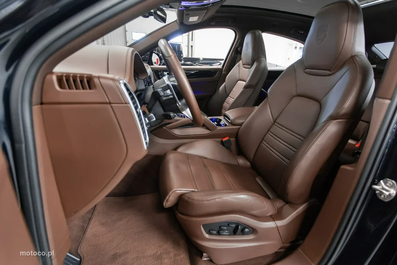 Porsche Cayenne 9YA 21