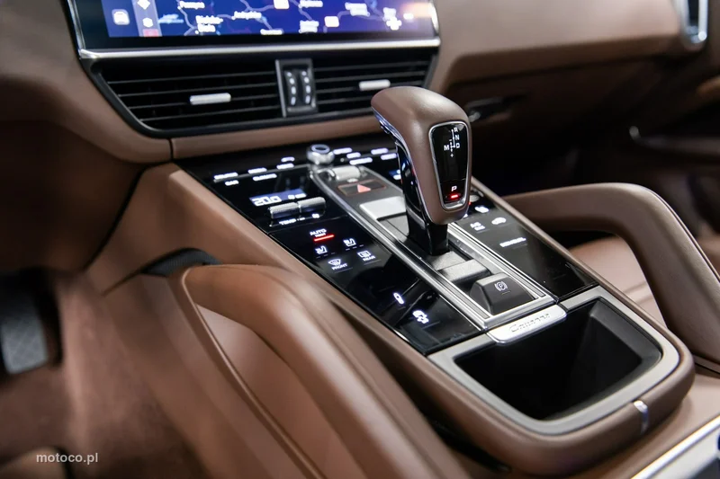 Porsche Cayenne 9YA 34