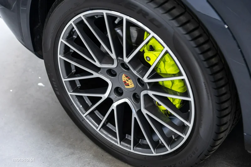 Porsche Cayenne 9YA 48