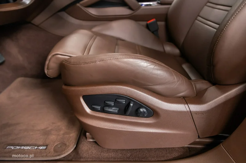 Porsche Cayenne 9YA 61
