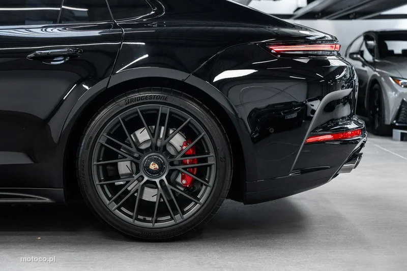 Porsche Panamera 976 14