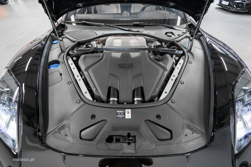 Porsche Panamera 976 20