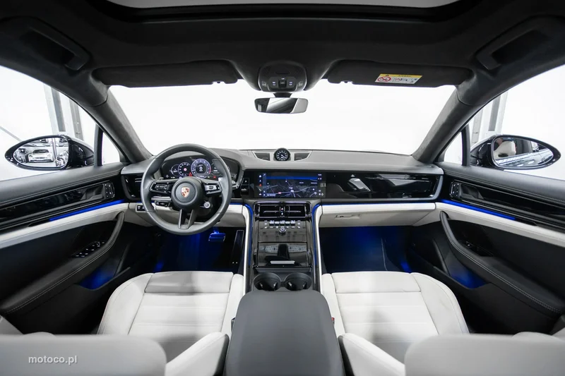 Porsche Panamera 976 22