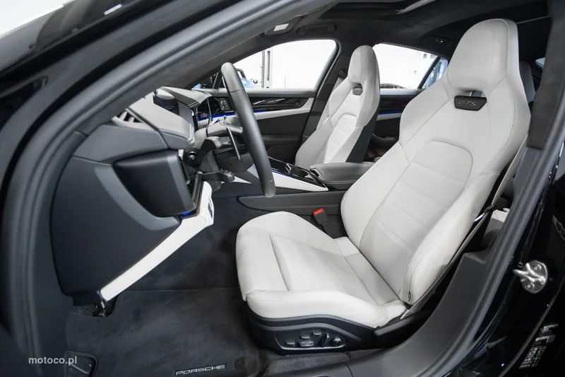 Porsche Panamera 976 24