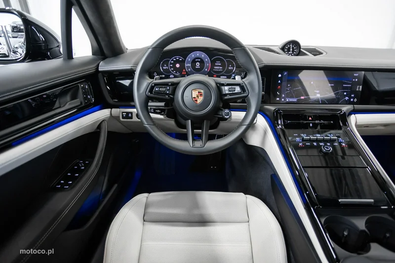 Porsche Panamera 976 27