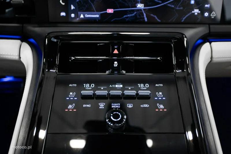 Porsche Panamera 976 31