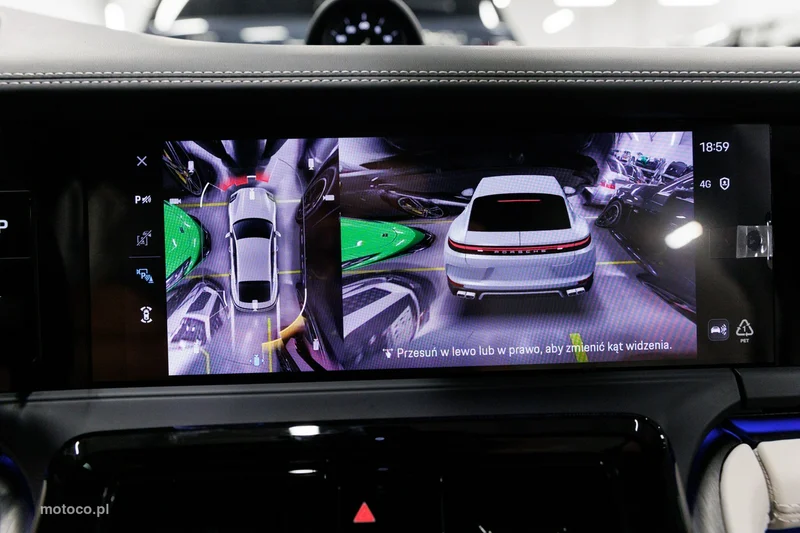 Porsche Panamera 976 38