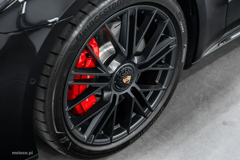 Porsche Panamera 976 41