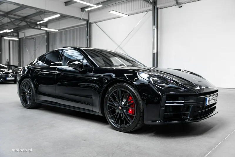 Porsche Panamera 976 43