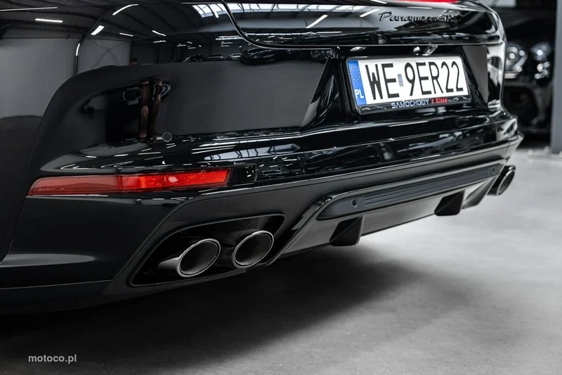 Porsche Panamera 976 50