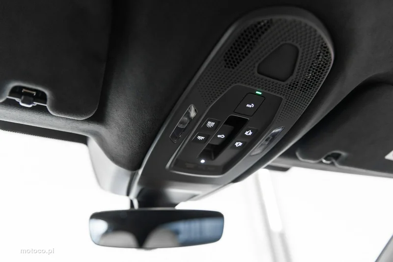 Porsche Panamera 976 66
