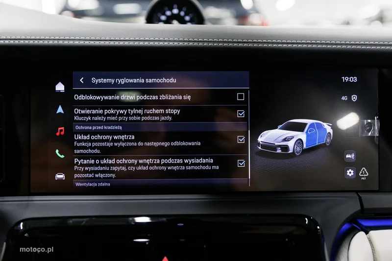 Porsche Panamera 976 77