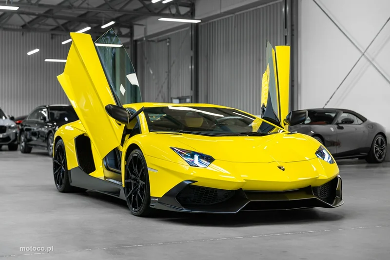 Lamborghini Aventador 11