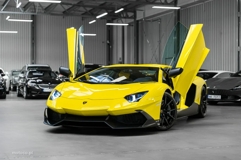 Lamborghini Aventador 17