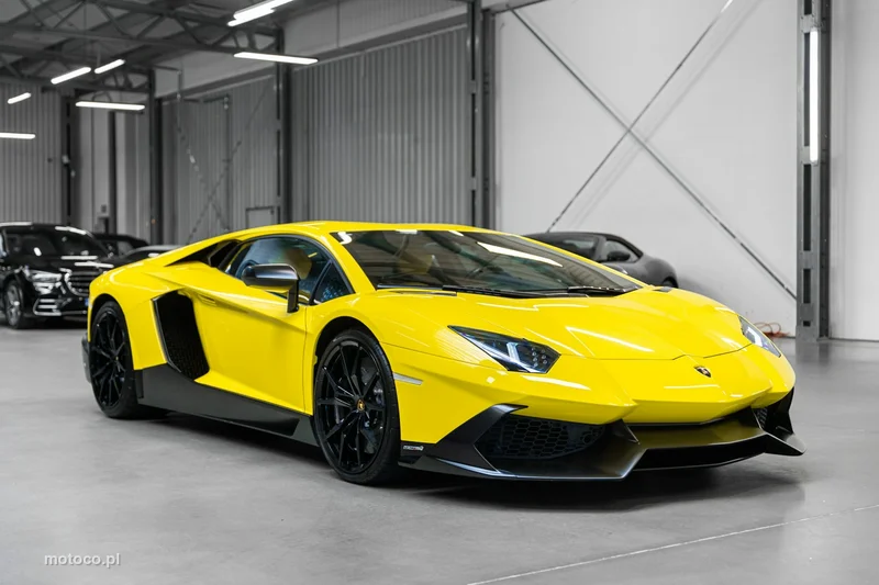 Lamborghini Aventador 3