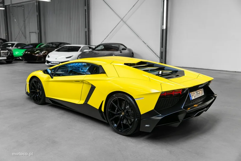 Lamborghini Aventador 22
