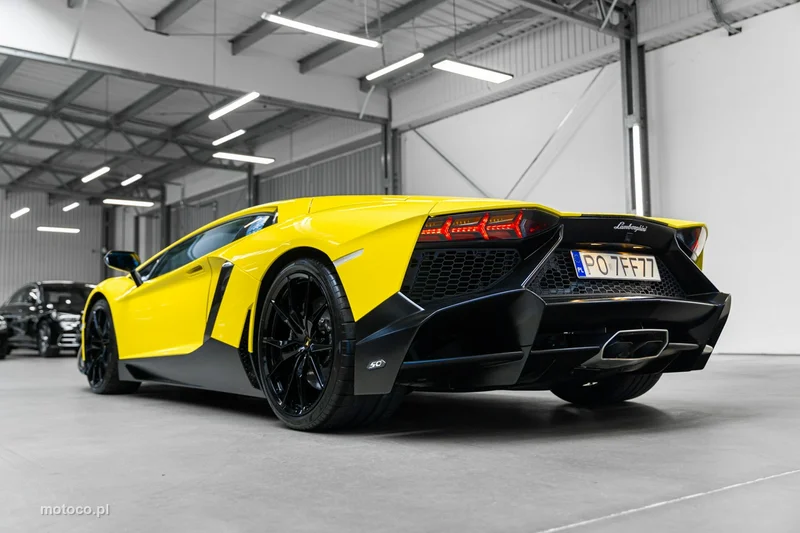 Lamborghini Aventador 26